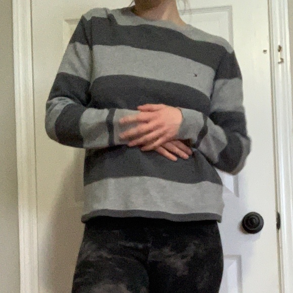 Sweater - Picture 1 of 2